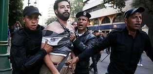 Mısır'ın Cuntası Sindirmeye Çalışıyor