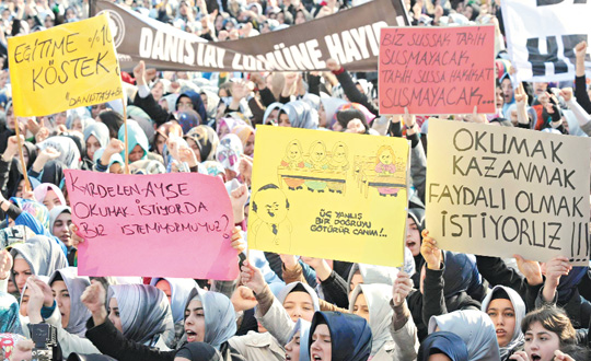 TÜRGEV'E Karalamalar Ne Anlama Geliyor ?