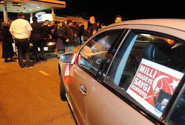 "Milli İradeye Saygı Konvoyu" Sırbistan'a ulaştı