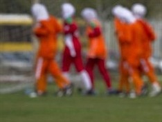 Futbolda başörtüsü ısrarı sürüyor