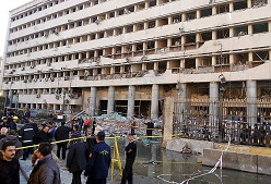 Mısır Gün'e Bombalarla Uyandı