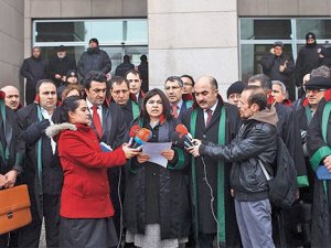 Başbakan, Bakanlar  ve 8 Gazeteye Karşı Suç Duyurusu