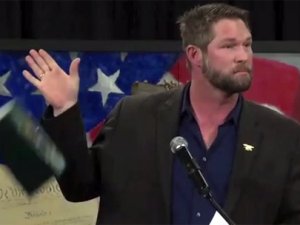 ABD'li Asker Mukaddesatımıza Saldırdı-VİDEO