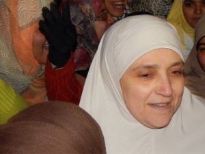 Darbe Karşıtı Gösterilere Mursi'nin Eşi de Katıldı