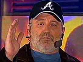 Savaş Ay'a şok dava