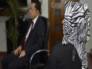 Başörtülü Anne'ye Linç Girişimi