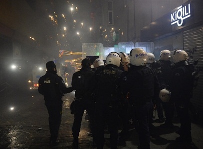 Taksim'de polis müdahalesi VİDEO