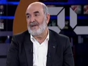 "Göbeğini Kaşıyan Adam Derler mi ?"