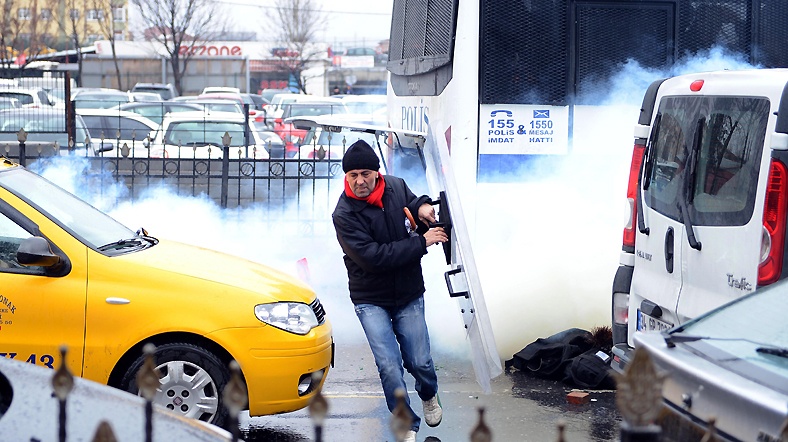 Hastane önünde müdahale