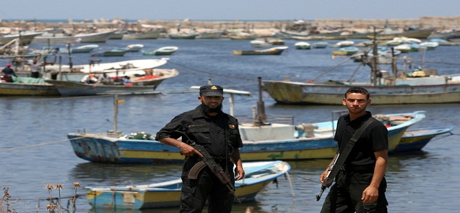 İsrail'den Gazzeli balıkçılara 3 mil kısıtlaması