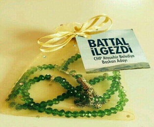 CHP'li İlgezdi Seçmene Tesbih Dağıttı