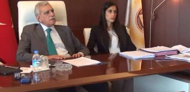 Belediyelerdeki 'Eş başkanlık'a son verildi