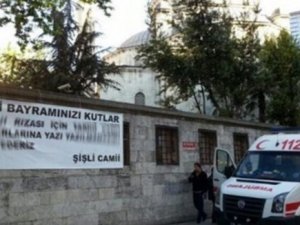 Şişli Camii'nde dikkat çeken pankart
