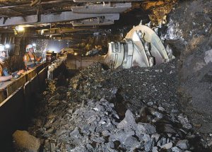 Bizde Kazma Onlarda Robot