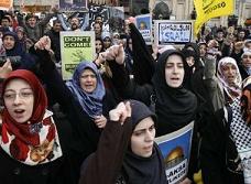 Olmert Ankara'da protesto edildi