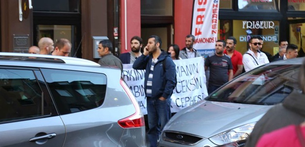 Köln'de TGB'lilere gurbetçi protestosu