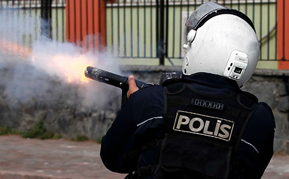 Polise Alman talimatı: Yakıp yıkan bitecek
