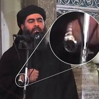 HALİFE"NİN KOLUNDA ROLEX!