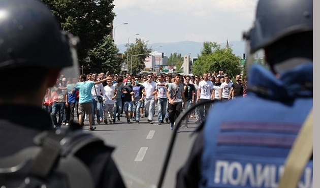 Altı Müslüman gence müebbet Makedonya'yı karıştırdı