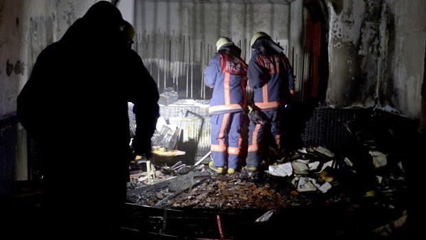 Esenyurt'ta Caferi Camisi kundaklandı