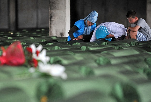 Soykırımın 175 kurbanı son yolculuğuna uğurlanıyor