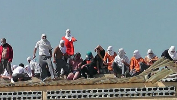 Brezilya'da şok! Kafa kestiler, çatıdan attılar!