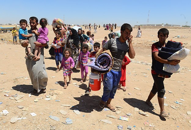 IŞİD'in saldırılarından kaçan Türkmenlere yardım eli