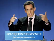Sarkozy'e Almanya'da Saldırı