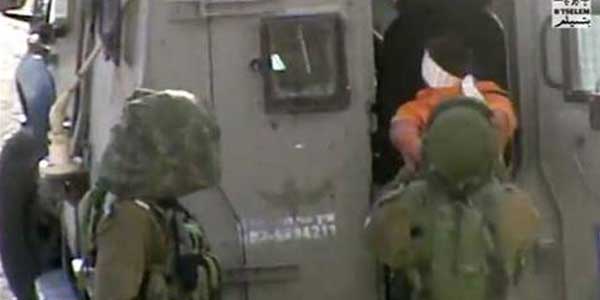 Engelli çocuğa İsrail kelepçesi