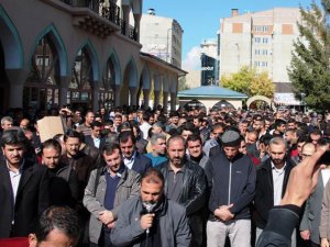PKK'nın Vahşi Katliamları Van'da Lanetlendi