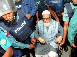 Tek Kişilik Hücresinde Allah'ı Zikrediyordu