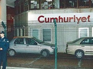 Zaman Yazarı'ndan Cumhuriyet'e Destek