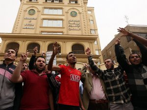 Mısır'da Sol Eğilimli Aktivistlere "İhvan Cezası"
