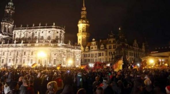 Almanya'da yabancı düşmanlığına siyasi tavır