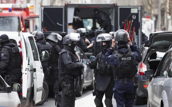 Fransa'da camiye saldıran kişiye hapis