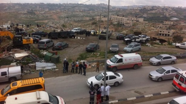 İsrail Filistinlilerin 'Sembolik Köyü'nü Yıktı