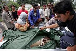 Müslüman Okula Baskın