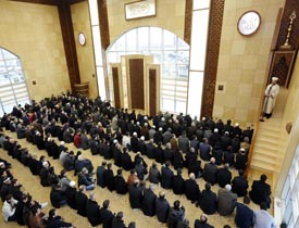 O ülke Camilere Savaş Açtı