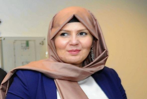 Fransız Polisinden Başörtülü Kadına Çirkin Muamele