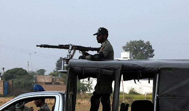 Keşmir'de çatışma: En az 6 ölü