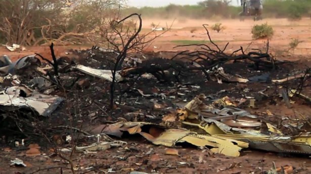 Hindistan'da Askeri Uçak Düştü