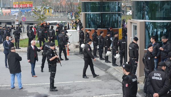 Polis Aylar Öncesinden İstanbul Barosunu Uyarmış