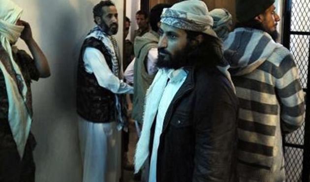 Yemen'de Hapishane Baskını: 300 Mahkum Firar Etti