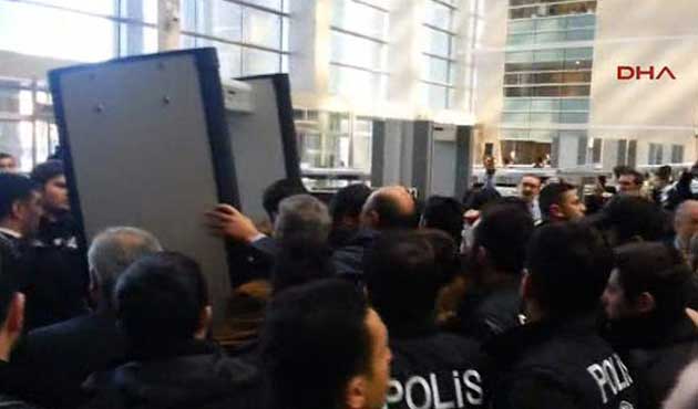 Çağlayan Adliyesi'nde yine avukat - polis gerginliği