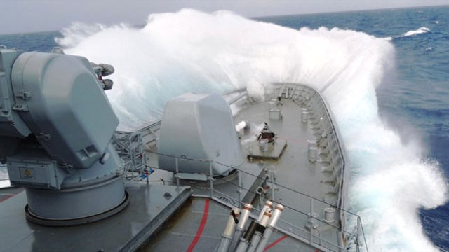 SONDAKİKA İran Aden Körfezine Savaş Gemisi Gönderdi