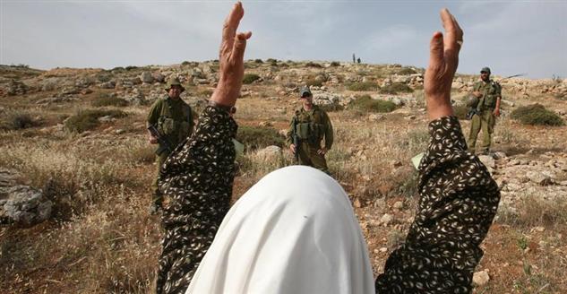 Filistinli Anneye Çirkin Teklif!