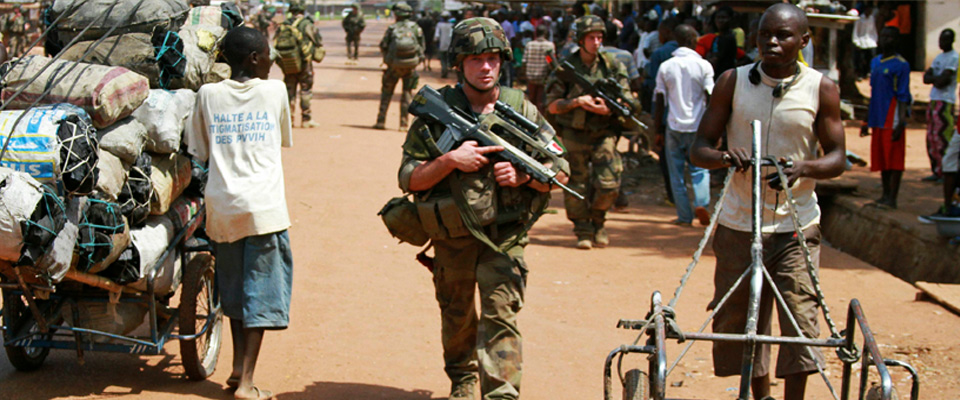 Fransız Askerler Orta Afrika'da Çocuklara  Tecavüz Etmiş