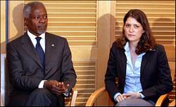 Annan asker aileleriyle görüştü