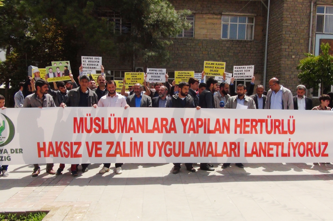 İslami STK Üyelerine verilen ceza Elazığ'da Protesto Edildi