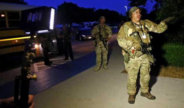 İslam Karşıtı  Karikatür Sergisi Önünde Çatışma